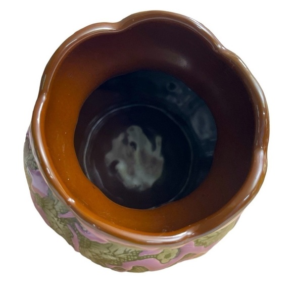 China Blue Fine Porcelain Seymour
Mann Pot Vase Pink W/ Green
Floral Design - Picture 3 of 16